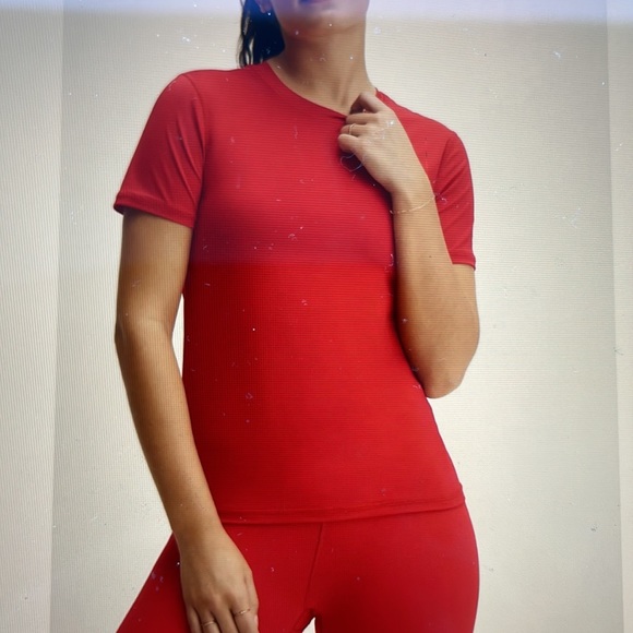 Fabletics Phoenix Lite S/S Top Bundle Of 2  NWT $120 - Picture 4 of 6